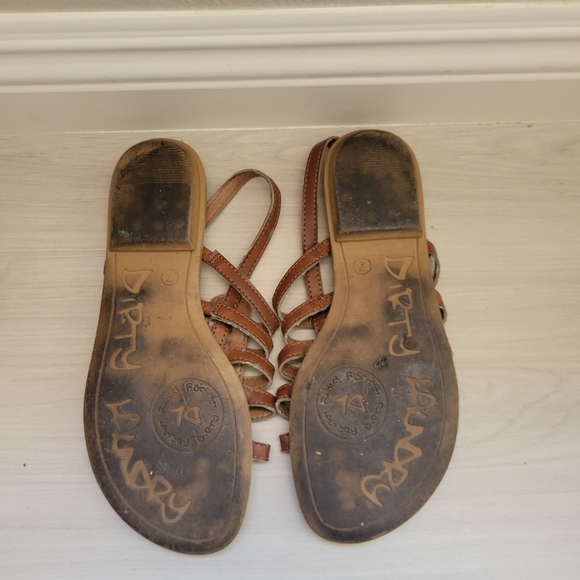 Dirty Laundry Sandals!🤎 Size 7. - Picture 4 of 4